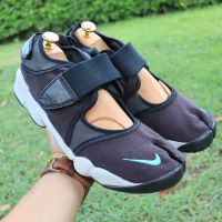 ส่งฟรี 10Us 28cm 44Eu Nike Air Rift – Black/Mint Pre-owned Authentic