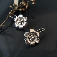 ต่างหูวินเทจ ต่างหูเงินแท้99.9% ต่างหูดอกไม้ รับประกันสินค้า งานแฮนด์เมดจากช่างฝีมือชาวเชียงใหม silver earrings handmade earrings Chiang Mai .