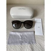 Calvin Klein CK3206S ของแท้ 100% ของใหม่ สวยมากๆขายถูก อุปกรณ์ผ้าและกล่องเช็ดแว่น