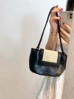 พร้อมส่ง กระเป๋าสะพายสไตล์เกาหลี lasera bag (cream/ black)