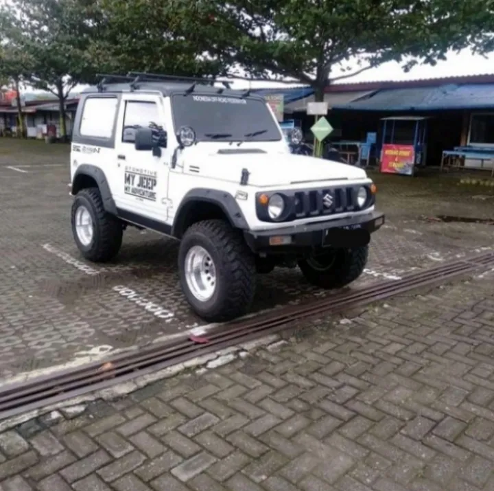 FENDER SUZUKI JIMNY KATANA MODEL KOTAK OVAL TERBARU BERKUALITAS