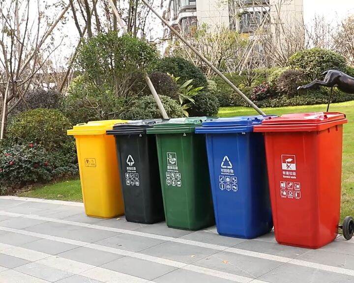 Wheeled trash cans, outdoor large trash cans with covers, and isolation