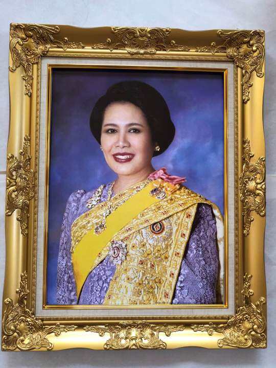 กรอบรูปหลุยส์สมเด็จพระนางเจ้าสิริกิติ์-กรอบรูปขนาด-21x26-นิ้ว-ภาพมงคล-เสริมฮวงจุ้ย-ตกแต่งบ้าน-ของขวัญ-ของที่ระลึก