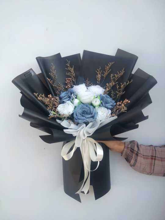 Buket Bunga Wisuda Elegant Black Buket Bunga Mewah Buket Bunga