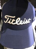 หมวกกอล์ฟมือ 1 Titleist ProV1 ของแท้ 100% สินค้าใหม่แกะกล่อง ทรงสวยงามเท่ มากๆ ใส่ ออกรอบ ออกสนาม หรือจะใส่  ท่องเที่ยว ก็ได้ หมดทุกงาน ตามความต้องการใช้งาน ได้ทุกโอกาส แน่นอนเลยทีเดียวเชียว ใส่ได้ทั้ง ชาย หญิง เด็ก ผู้ใหญ่ ทุกเพศทุกวัย