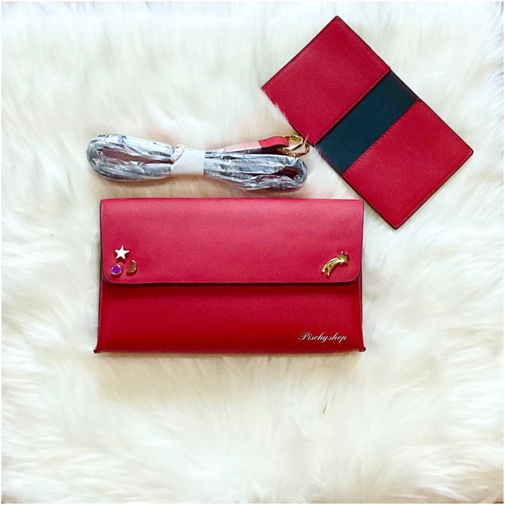 กระเป๋าเครื่องสำอาง-estee-lauder-2in1-สีแดง-มาพร้อมสายสะพายสามารคาดอกและถือก็ได้-แท้