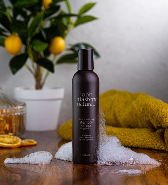 john-masters-organics-แชมพูออร์แกนิก-สำหรับสระทุกวัน-สกัดจากส้มซิตรัสและดอกเจอเรเนียม-daily-nourishing-shampoo-with-citrus-amp-geranium