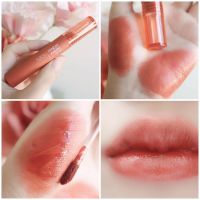 ลิป Sasi sugar rush lip tint ลิปทินท์เนื้อน้ำสีสวยชัด โทนส้มอมแดงสดใส เบาสบายปาก ทาแล้วสวยแบบลิปเกาหลีเลยชุ่มฉ่ำสุขภาพดี ใครชอบโทนส้มอมแดงแนะนำเลย สีนี้สวยมาก