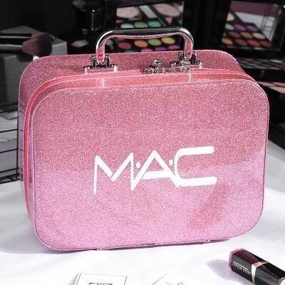 กระเป๋าเครื่องสำอาง-mac-แบบ-glister-สวย-หรูดูดี-มีหูหิ้วด้วยจ้า-สี-เงิน-ชมพู-บานเย็น-ขนาด-15-8-5-22-cm