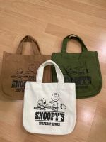 พร้อมส่ง‼️ กระเป๋าหิ้ว Mini Tote กระเป๋าผ้าแคนวาสญี่ปุ่น สกรีนลาย Snoopy’s Surf ด้านข้างกระเป๋ากว้างตั้งได้ ใส่ของได้เยอะมาก ตกแต่งด้วยงานปักและป้ายผ้า