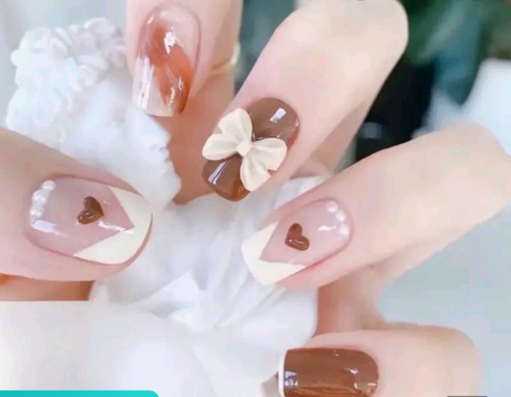 Hàn Quốc - nơi cực kỳ uy tín về nail art, sẽ mang đến cho bạn những thiết kế móng tay cực chất, đậm chất Hàn Quốc. Hãy cùng tìm hiểu và cập nhật xu hướng nail mới nhất nhé!