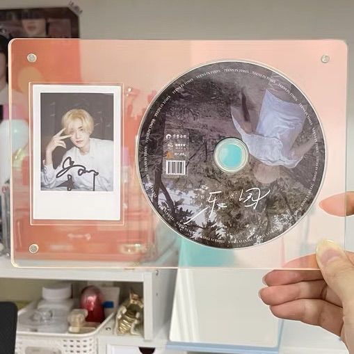 กรอบอะคริลิค-แม่เหล็ก-โชว์-cd-ซีดี-dvd-คู่-การ์ด-รูปภาพ-พร้อมขาตั้ง