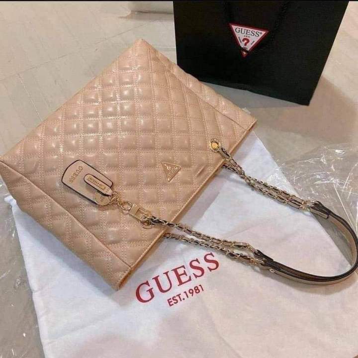 กระเป๋า-guess-ทรงช้อปปิ้ง