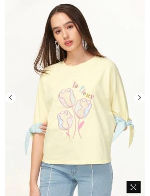 เสื้อยืดสไตล์เกาหลี Lyn โทนสีเหลืองอ่อนพาสเทล งานปักดอกไม้ชมพู