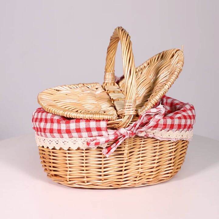 Country Style Wicker Picnic Basket Hamper with Lid and Handle & Liners for Picnics, Parties and