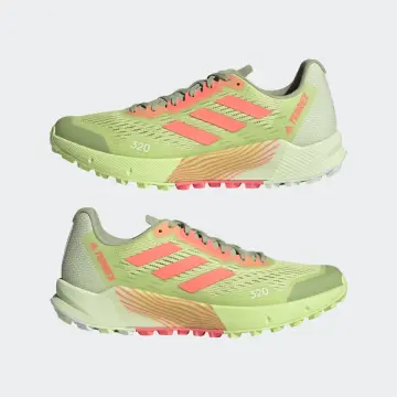 Sepatu on sale adidas izi