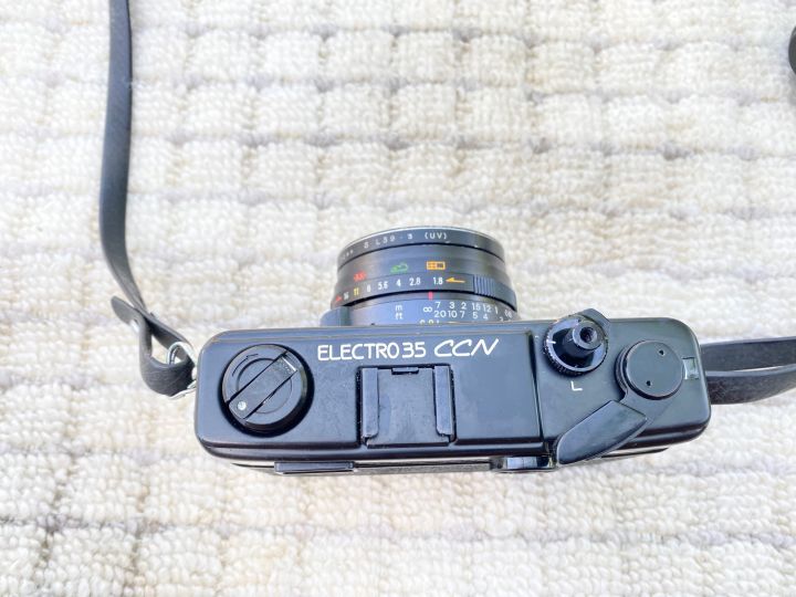 กล้องฟิล์ม-yashica-electro35-ccn-เล็กเบาใช้งานง่าย