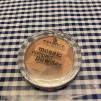 essence mosaic compact powder