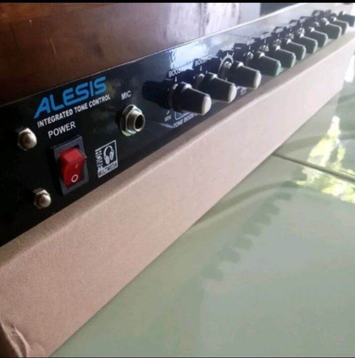 ALESIS integrated Tone Control Equalizer stereo siap pakai plus echo