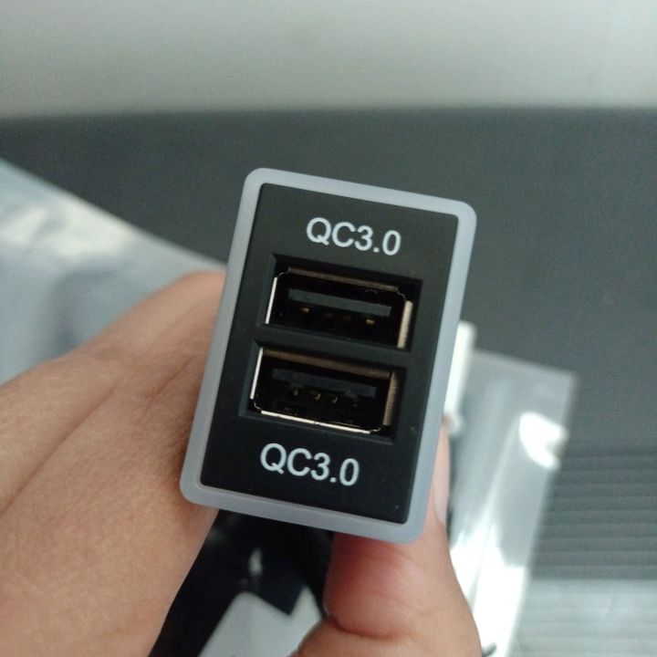 usb-charger-toyota-usb-qc-3-0-ชาร์จภายในรถยนต์-โตโยต้า-ชาร์จแบตมือถือในรถ-2-ช่องเสียบ