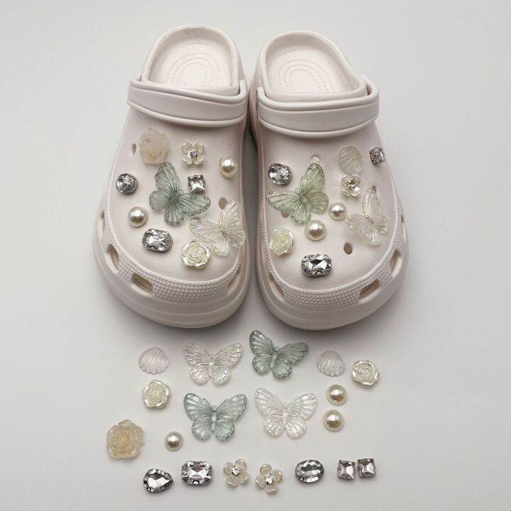 รองเท้า Crocs Jibbitz สวยงาม20ชิ้น เซ็ตรองเท้าคริสตัลผีเสื้อเครื่องประดับ Diy ชุดตกแต่งรองเท้า