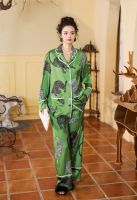 ชุดนอน Green leopard pajamas (premium silk satin)