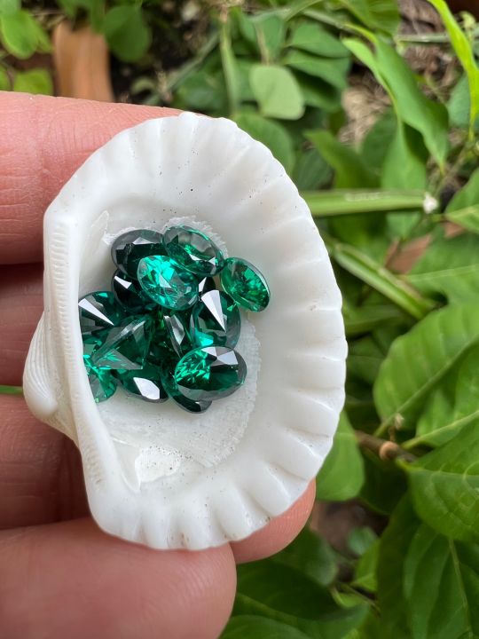 มรกต-cz-เพชรรัสเซีย-เนื้อแข็ง-พลอย-green-emerald-lab-made-oval-shape-5x6-50มม-mm-1-50-กะรัต-carats-1-เม็ด-carats-รูปไข่