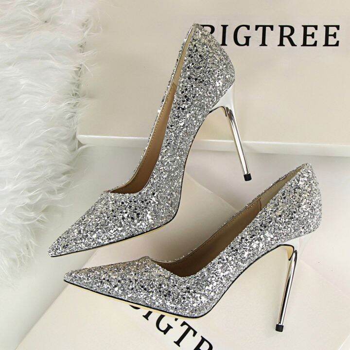 Gold hot sale crystal shoes