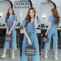 Jeans Jumpsuit จั๊มสูทผ้ายีนเนื้อดี คอวี งานมาพร้อมกับสายผูกเอวเข้าชุดกัน งานน่ารักมากๆคะ แม๊ทกับรองเท้าผ้าใบก็สวยคะ