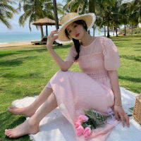 ริมทะเลซานย่า ~ เดรสกระโปรงแขนพองสีชมพูกระโปรงชายหาดสำหรับคนตัวเล็กในฤดูร้อนของผู้หญิงกระโปรงเก็บเนื้อแนวเกาหลีสวยหวาน