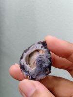 Agate Geode #2 โพรงอาเกต
หินธรรมชาติ น้ำหนัก 14.9 กรัม