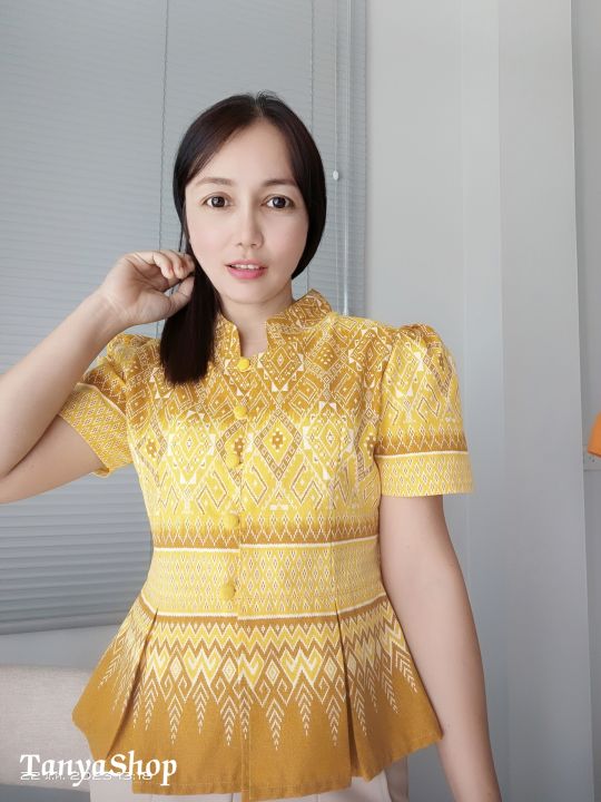 เสื้อลายไทย-เสื้อผ้าฝ้ายคอจีนเหลี่ยม-เอวจีบระบาย-เสื้อผ้าไทยสีเหลือง