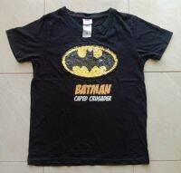 เสื้อยืดลาย Batman สีดำ มือสอง ไซส์ 9 อก 33 นิ้ว ไหล่ 14 นิ้วยาว 55 ซม.ปักแน่น ไม่หลุด ตำหนิสีจางปีกขวาซ้าย