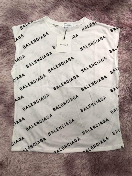 เสื้อกล้าม-balenciaga-แบบคอลใหม่