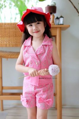De ชุดไทยประยุกต์ สีชมพู แถมหมวก ชุดไทยเด็กหญิง