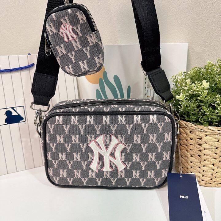 กระเป๋าสะพายแนวสตรีท-mlb-jacquard-monogram