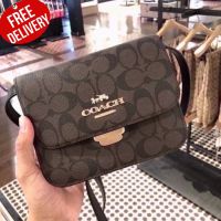 ของแท้ ?% กระเป๋าสะพายใบเล็ก
Coach C5592 mini Brynn Plap ออก Shop USA รับประกันของแท้ 100%