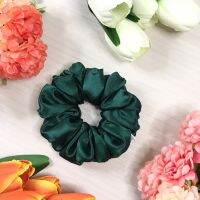 ยางรัดผม scrunchie รหัส P078 สี Emerald ผ้าซาตินโรม่าเนื้อมุก