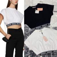 Mimi Crop top?(300฿ฟรีส่ง) เสื้อยืดครอปแบรนด์ดัง ดีเทลยางทอลายแบรนด์ จั๊มที่เอว น่ารักมาก ผ้าเนื้อดี นิ่มใส่สบาย ทรงสวยเบสิค งานเนี๊ยบ น้อยแต่มาก ดูแพงตามแบบของแท้ ชนช็อปเลยค่า