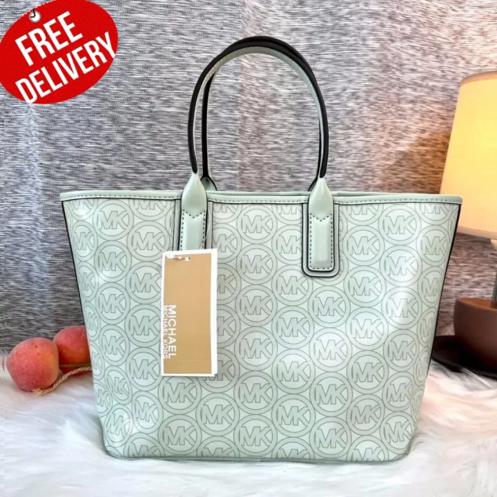 กระเป๋าสะพาย MICHAEL KORS JODIE SMALL LOGO JACQUARD TOTE BAG 35H1T2JT1C ออก  Shop USA รับประกันของแท้ 100% 