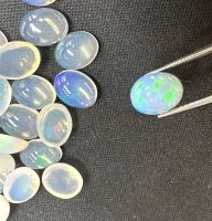 Opal 9x7mm รูปไข่ พลอยธรรมชาติแท้ 100%  Opal 9x7mm oval shape 100% natural gemstone