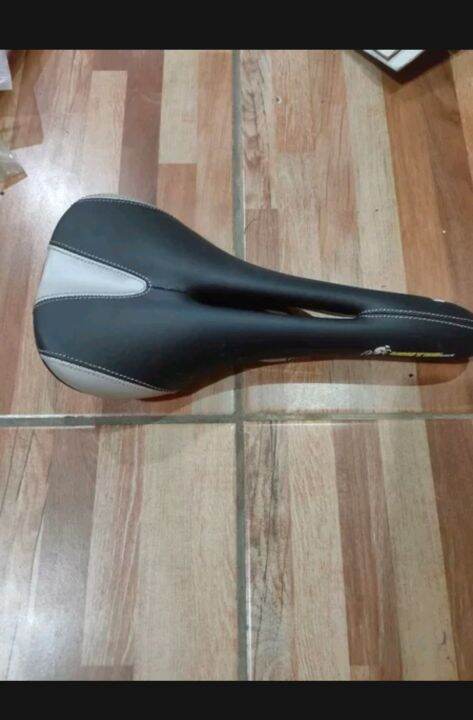 Selle Ergonomique ERGO Force 140 Blanche Avec Rails Cr-MO 282 X 140 Mm