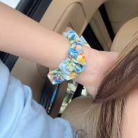 daisy scrunchies by the friskybkk ยางรัดผมลายดอกไม้  color no.2