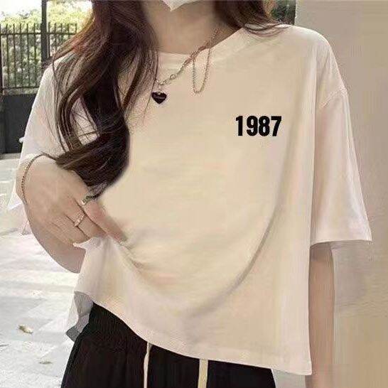 พร้อมส่ง-เสื้อครอปผู้หญิงมินิมอล-เสื้อเอวลอย-พิมพ์ลาย