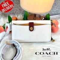 กระเป๋าสะพาย COACH
NOA POP UP MESSENGER IN COLORBLOCK (COACH C5368)