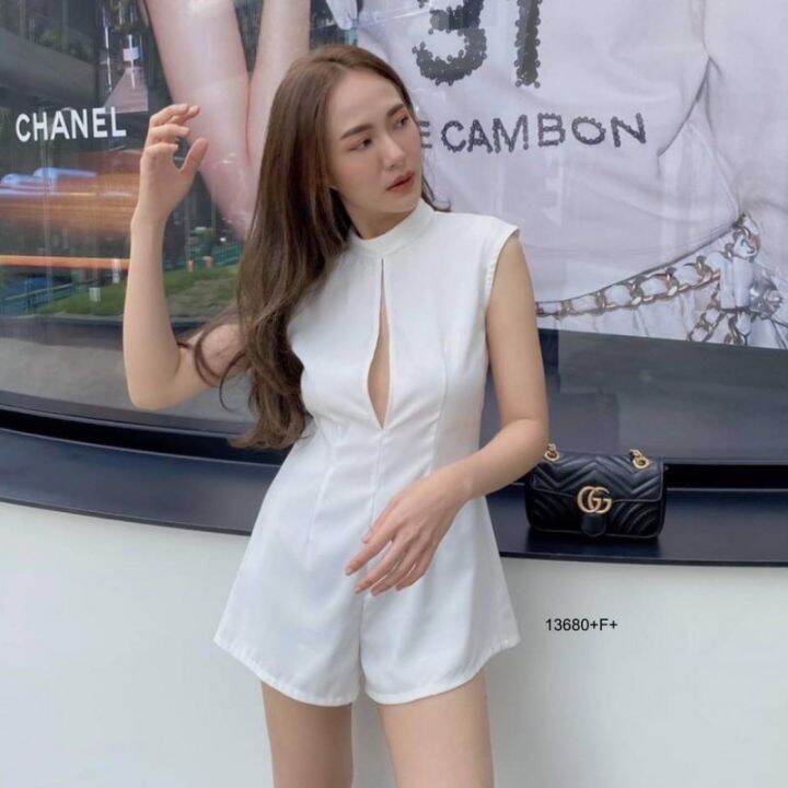 13680-จั้มสูทแขนกุดขาสั้น-แหวกอก