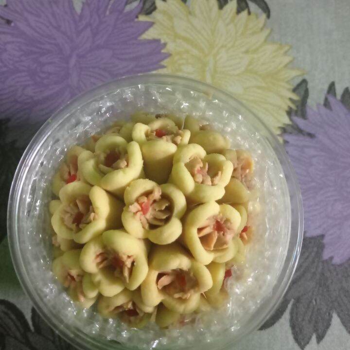 Biskut Seroja(Seroja Cookies)Biskut Seroja yg rangup dan enak. Ia bukan