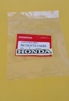 สติ๊กเกอร์เครื่องหมายHONDA 65มม.สีขาวพื้นดำ  ติดบังโคลนหลังเวฟ125i LEDรุ่นปี2018-2022,1ชิ้น