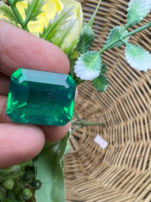 พลอย Columbia Green  Emerald มรกต very fine lab made OCTAGON shape 16X20 มม mm...26 กะรัต 1เม็ด carats รูปสี่เหลี่ยม (พลอยสั่งเคราะเนื้อแข็ง)