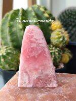 ? โรโดโครไซต์ ( Rhodochrocsite ) ? จาก อาเจนตินา
✨✨✨✨✨✨✨✨✨✨✨✨✨
✨ ก้อนทรงฟรีฟอร์ม ก้อนขัดเงา สีชมพู ลวดลายสวยทั้งชิ้น สำหรับตั้งโชว์บนโต๊ะสวยๆได้?
?️ มี VDO สวยๆใต้โพสครับ

? ขนาด 45×31×29 มม. ?
? น้ำหนัก 37.5 กรัม